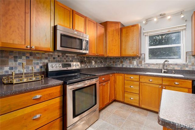 406 Cypress Creek Road, Collinsville, IL 62234