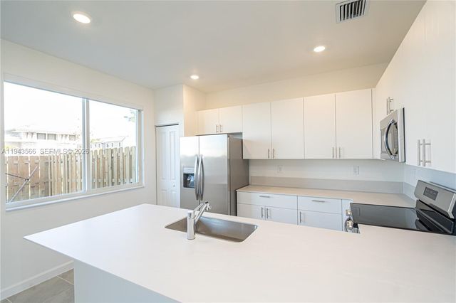 1473 SE 6th Ter, Homestead, FL 33034