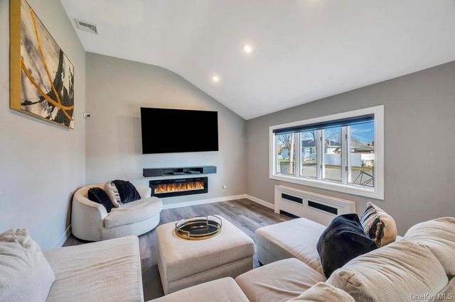 221 Cedar Court, Copiague, NY 11726