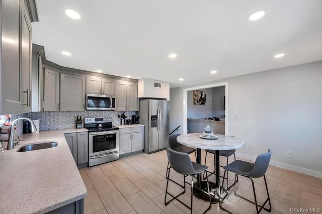 221 Cedar Court, Copiague, NY 11726