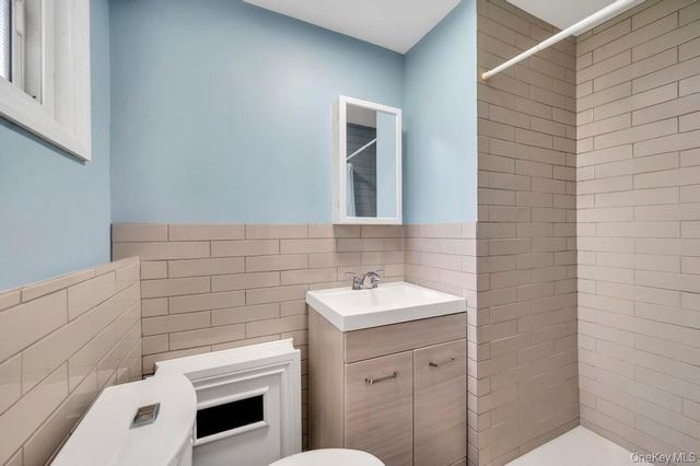 221 Cedar Court, Copiague, NY 11726