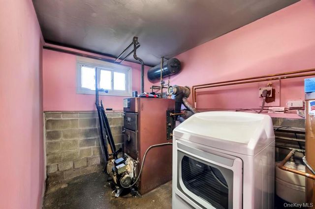 221 Cedar Court, Copiague, NY 11726