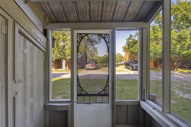 118 Topspin CIR, Spicewood, TX 78669