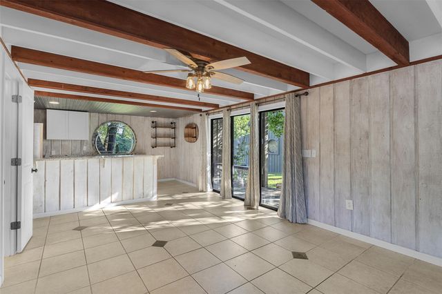 118 Topspin CIR, Spicewood, TX 78669