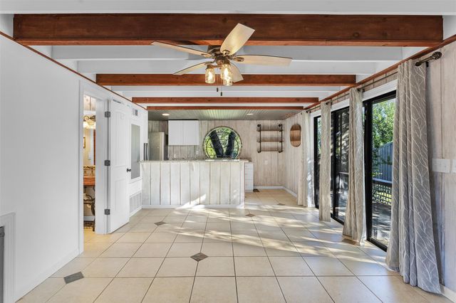118 Topspin CIR, Spicewood, TX 78669