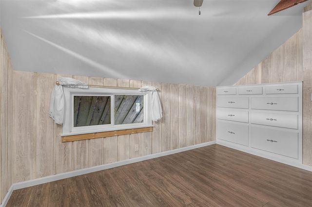 118 Topspin CIR, Spicewood, TX 78669