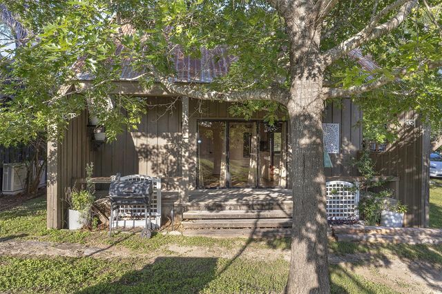 118 Topspin CIR, Spicewood, TX 78669