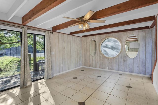 118 Topspin CIR, Spicewood, TX 78669