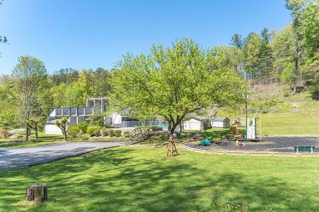 421 Sleepy Hollow Drive, Murphy, NC 28906