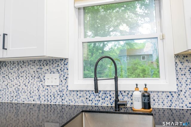 96 Lent Road, Hamden, CT 06517