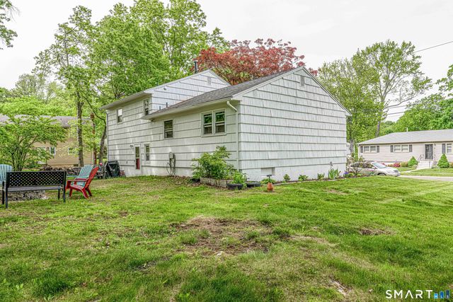 96 Lent Road, Hamden, CT 06517