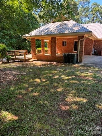 401 Greenway Street, Huntersville, NC 28078