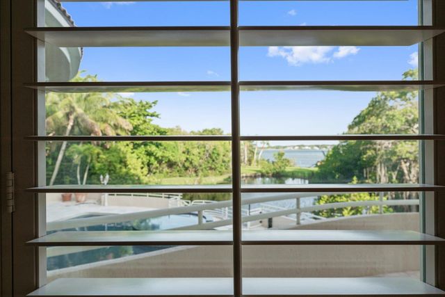 49 W High Point Road, Sewalls Point, FL 34996