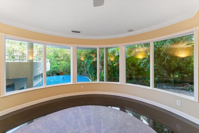 49 W High Point Road, Sewalls Point, FL 34996