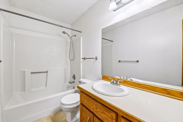 6990 Redwing Lane, Chanhassen, MN 55317