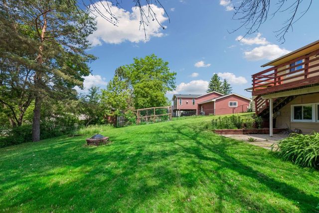 6990 Redwing Lane, Chanhassen, MN 55317