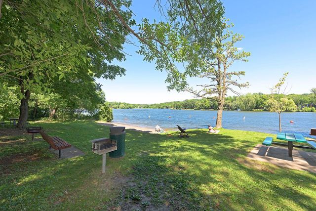 6990 Redwing Lane, Chanhassen, MN 55317