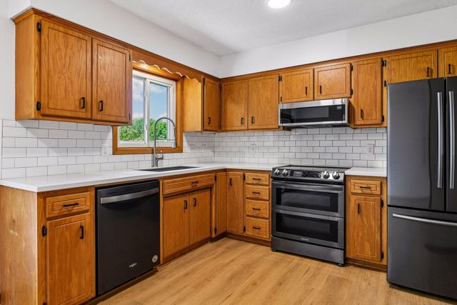 6990 Redwing Lane, Chanhassen, MN 55317