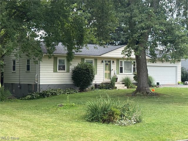 2847 Carillon Drive, Norton, OH 44203