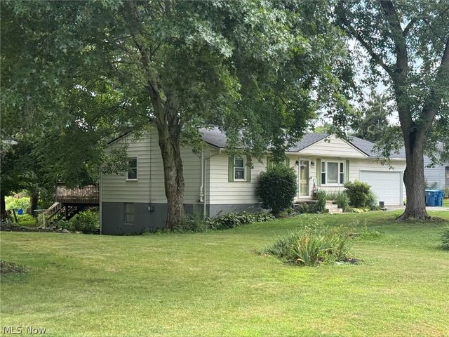 2847 Carillon Drive, Norton, OH 44203