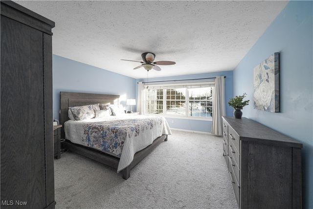 909 Grand View Lane, Aurora, OH 44202