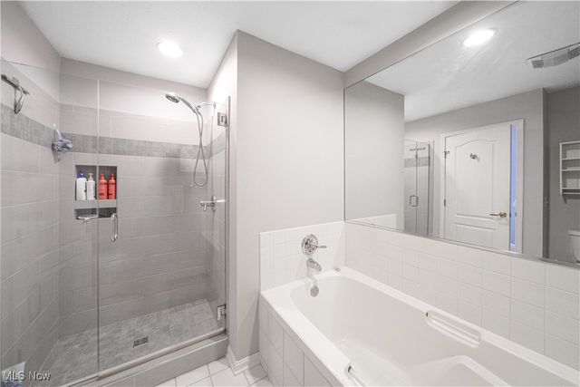 909 Grand View Lane, Aurora, OH 44202