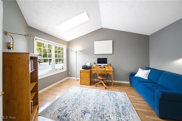 909 Grand View Lane, Aurora, OH 44202