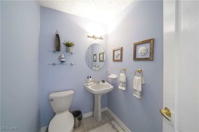 909 Grand View Lane, Aurora, OH 44202