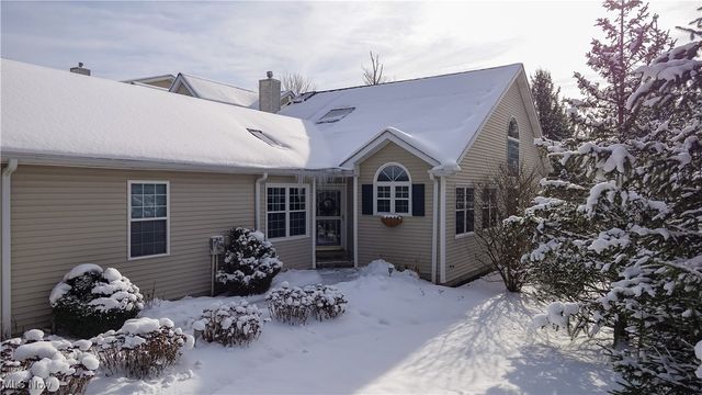 909 Grand View Lane, Aurora, OH 44202