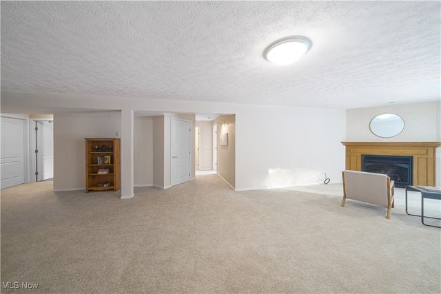 909 Grand View Lane, Aurora, OH 44202