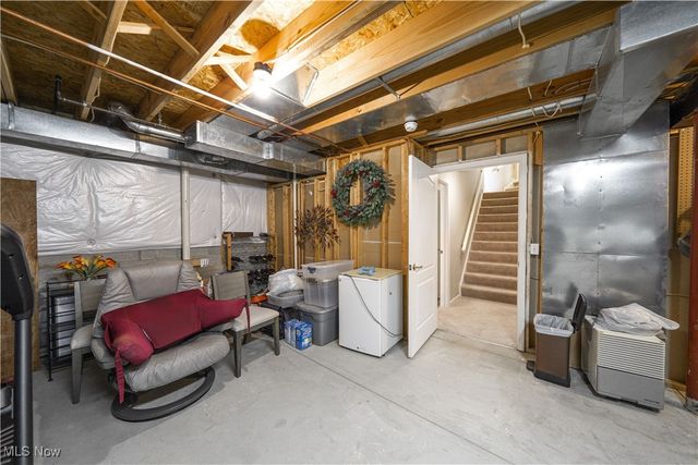 909 Grand View Lane, Aurora, OH 44202