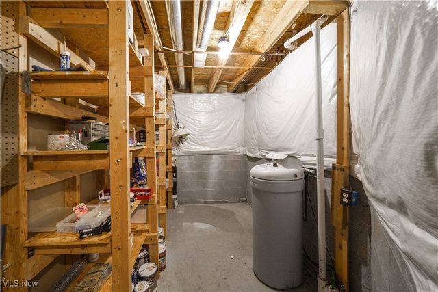 909 Grand View Lane, Aurora, OH 44202