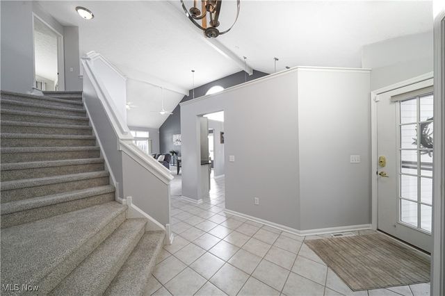 909 Grand View Lane, Aurora, OH 44202