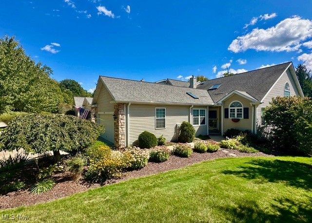 909 Grand View Lane, Aurora, OH 44202