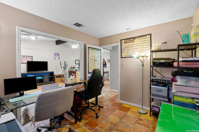 10028 Woodtrail, San Antonio, TX 78250