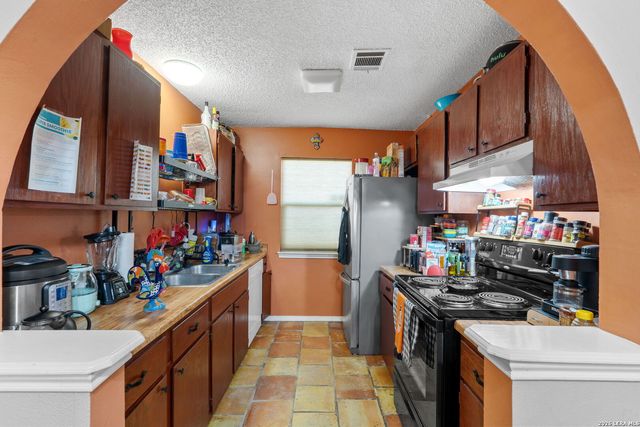 10028 Woodtrail, San Antonio, TX 78250