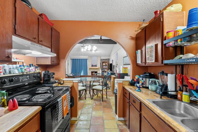 10028 Woodtrail, San Antonio, TX 78250