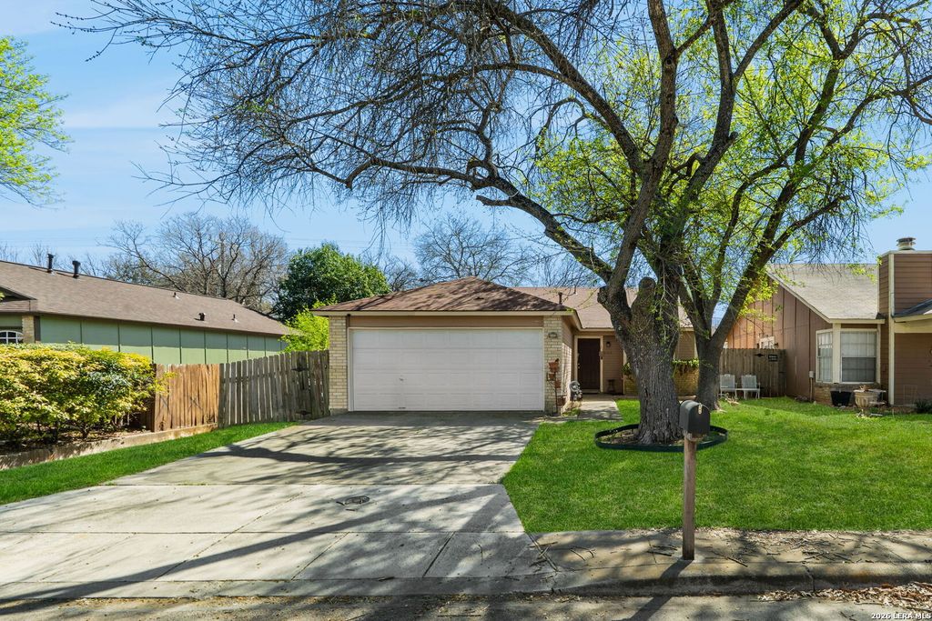 10028 Woodtrail, San Antonio, TX 78250