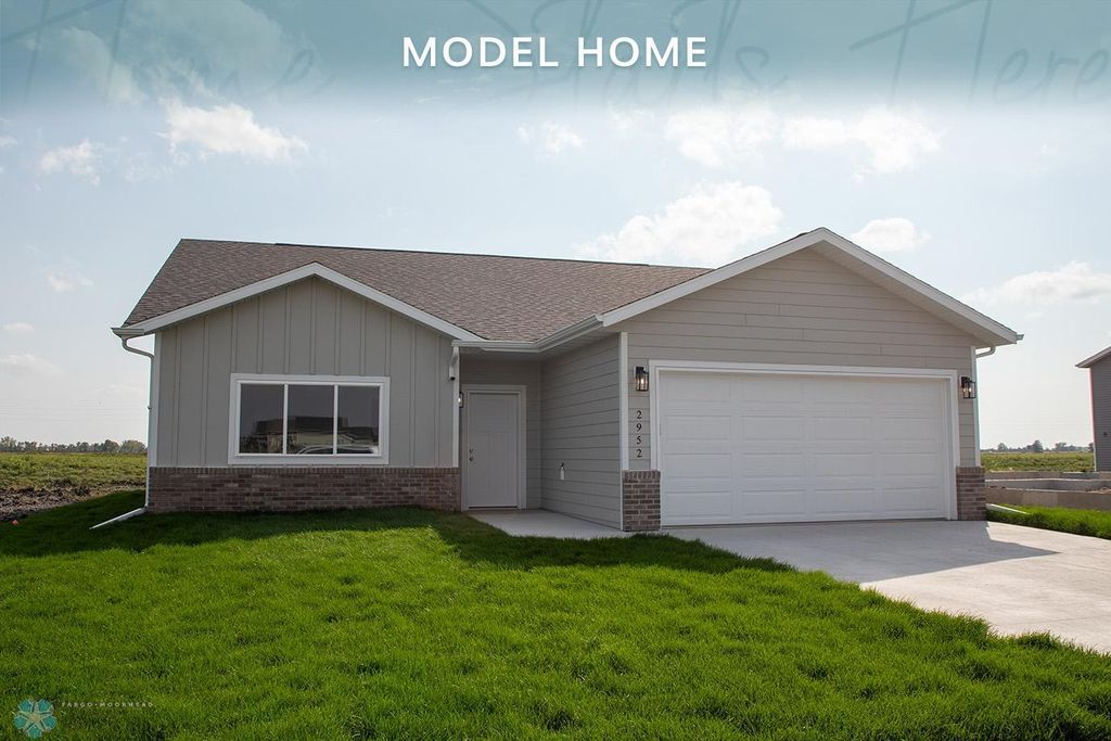 2952 74th Avenue S, Fargo, ND 58104