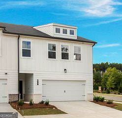 410 Point Place Drive, Loganville, GA 30052