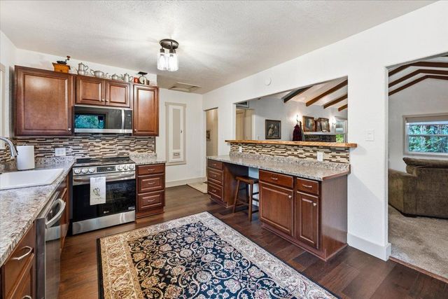10085 Banner Lava Cap Rd, Nevada City, CA 95959