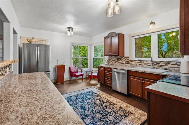 10085 Banner Lava Cap Rd, Nevada City, CA 95959