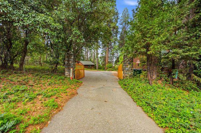 10085 Banner Lava Cap Rd, Nevada City, CA 95959