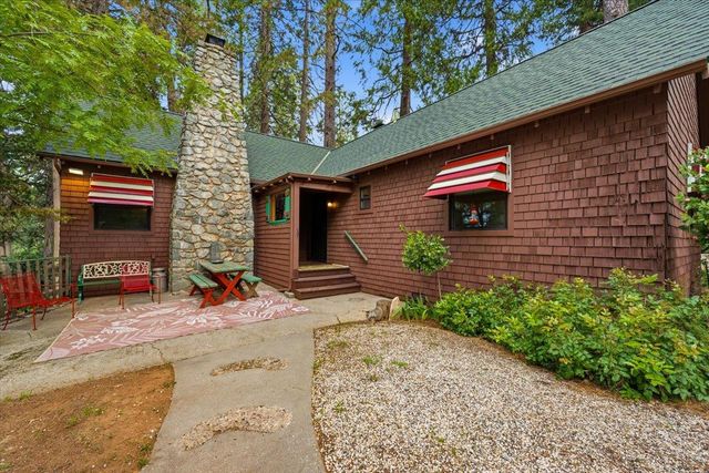 10085 Banner Lava Cap Rd, Nevada City, CA 95959