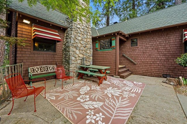 10085 Banner Lava Cap Rd, Nevada City, CA 95959