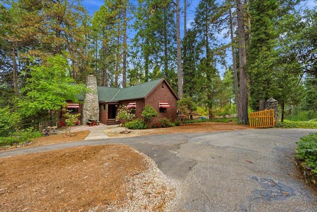 10085 Banner Lava Cap Rd, Nevada City, CA 95959