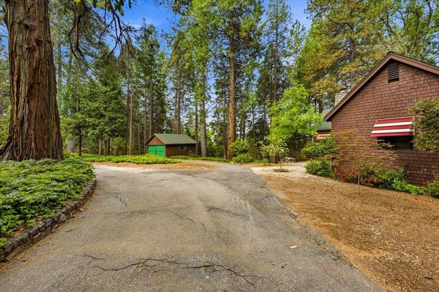 10085 Banner Lava Cap Rd, Nevada City, CA 95959