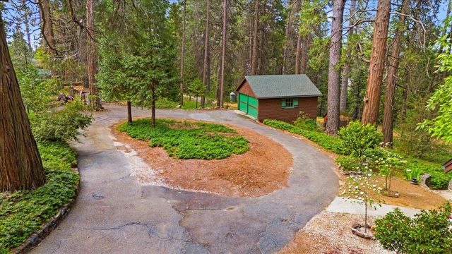 10085 Banner Lava Cap Rd, Nevada City, CA 95959
