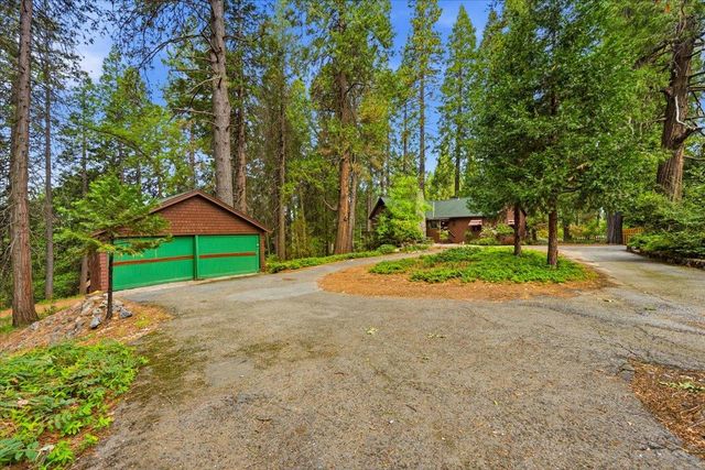 10085 Banner Lava Cap Rd, Nevada City, CA 95959
