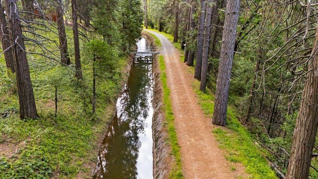10085 Banner Lava Cap Rd, Nevada City, CA 95959
